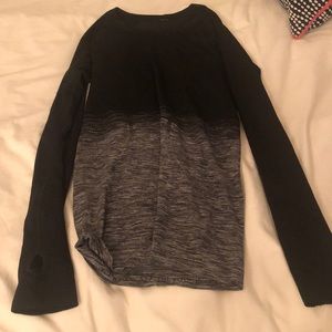 BRAND NEW Black/Gray Lulu longsleeve Size 2